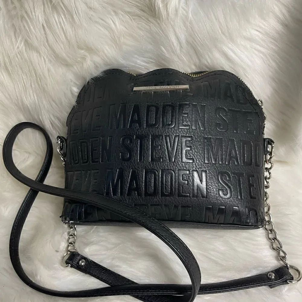 Steve Madden black logo dome crossbody bag with gold tone chain accent